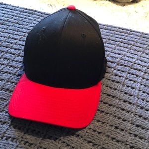 Black and red baseball cap, Smoke free home